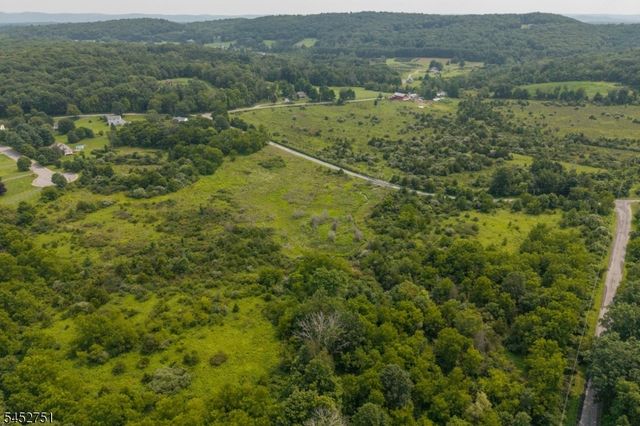 68 Fenwick Rd, Frankford Twp., NJ 07822