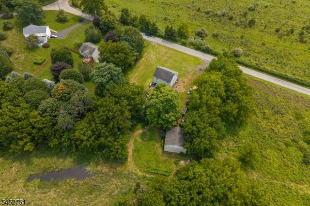 68 Fenwick Rd, Frankford Twp., NJ 07822
