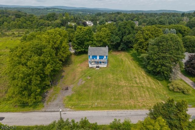 68 Fenwick Rd, Frankford Twp., NJ 07822