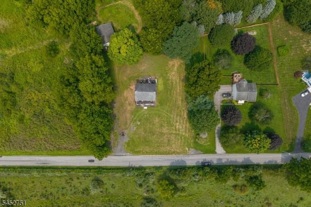 68 Fenwick Rd, Frankford Twp., NJ 07822