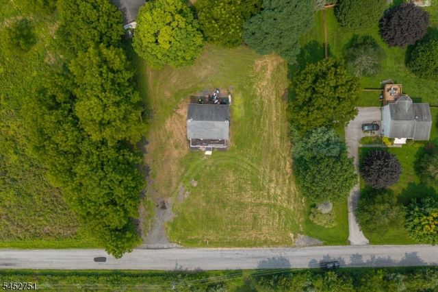 68 Fenwick Rd, Frankford Twp., NJ 07822