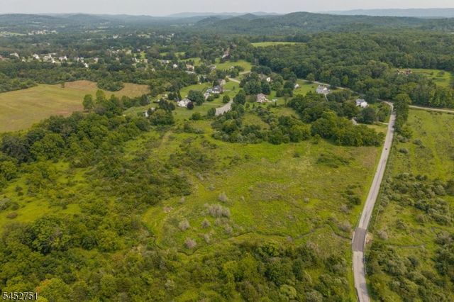 68 Fenwick Rd, Frankford Twp., NJ 07822