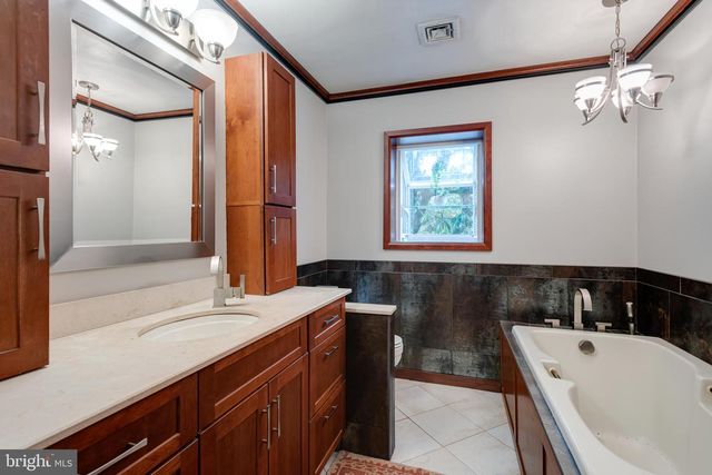 214 CREAMERY RD, Spring City, PA 19475