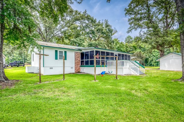 538 Castlebury Road, Walterboro, SC 29488