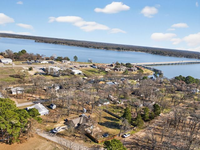 121 Harmon Road, Gun Barrel City, TX 75156