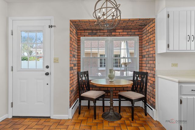 2115 E Miner Street, Arlington Heights, IL 60004