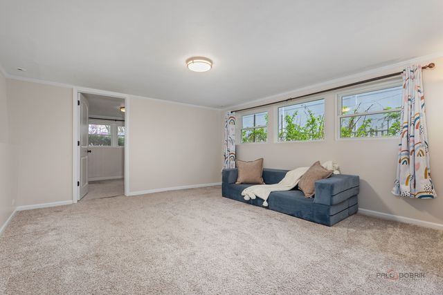 2115 E Miner Street, Arlington Heights, IL 60004