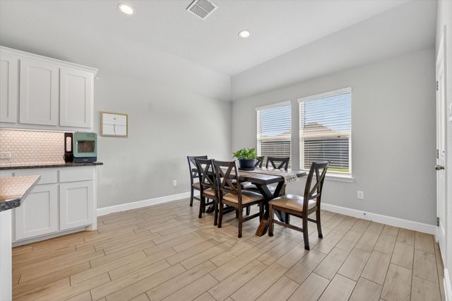 305 Sadie Lane, Burleson, TX 76028