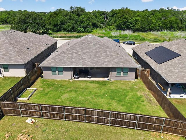 305 Sadie Lane, Burleson, TX 76028