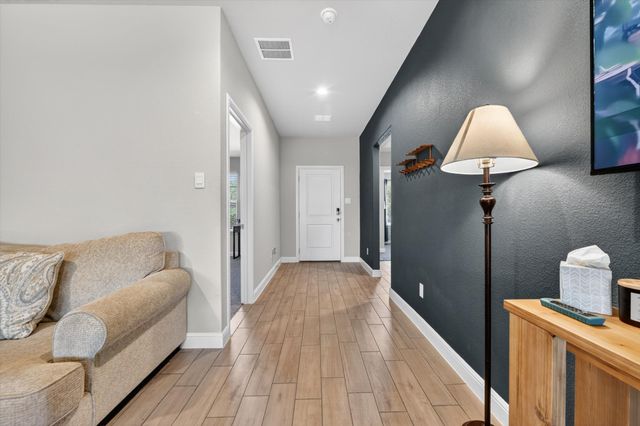 305 Sadie Lane, Burleson, TX 76028