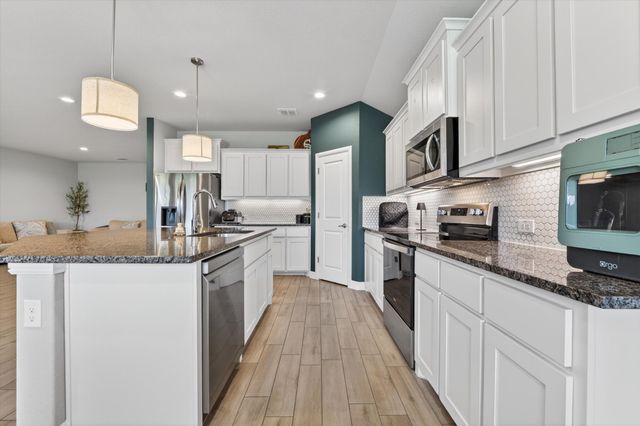 305 Sadie Lane, Burleson, TX 76028