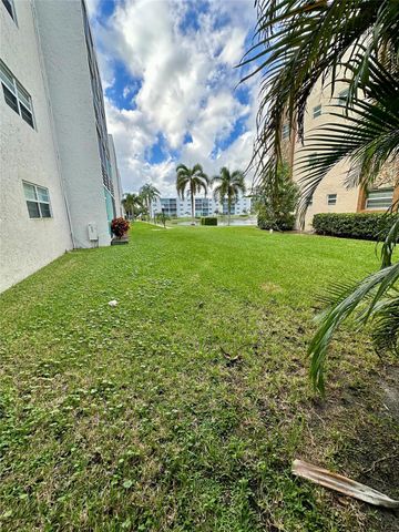 325 SE 11th Ter 107, Dania Beach, FL 33004