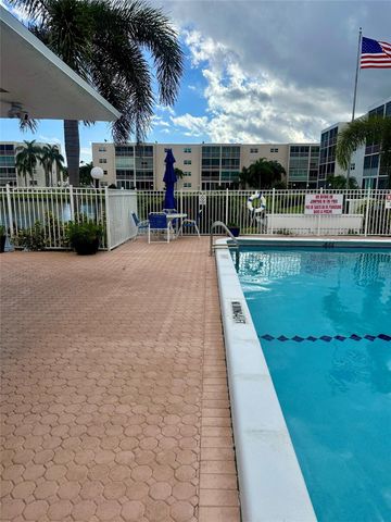 325 SE 11th Ter 107, Dania Beach, FL 33004