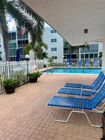 325 SE 11th Ter 107, Dania Beach, FL 33004