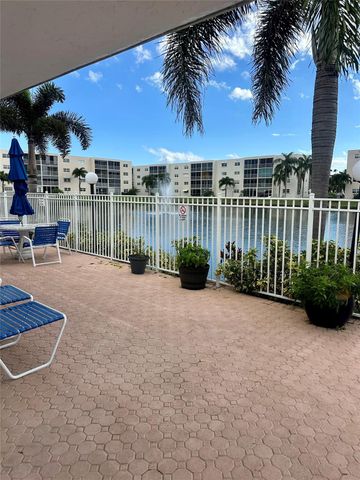 325 SE 11th Ter 107, Dania Beach, FL 33004