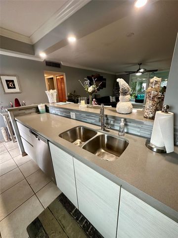 325 SE 11th Ter 107, Dania Beach, FL 33004