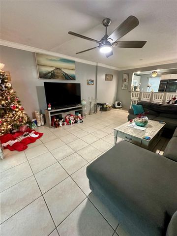 325 SE 11th Ter 107, Dania Beach, FL 33004