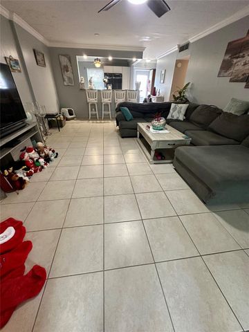 325 SE 11th Ter 107, Dania Beach, FL 33004