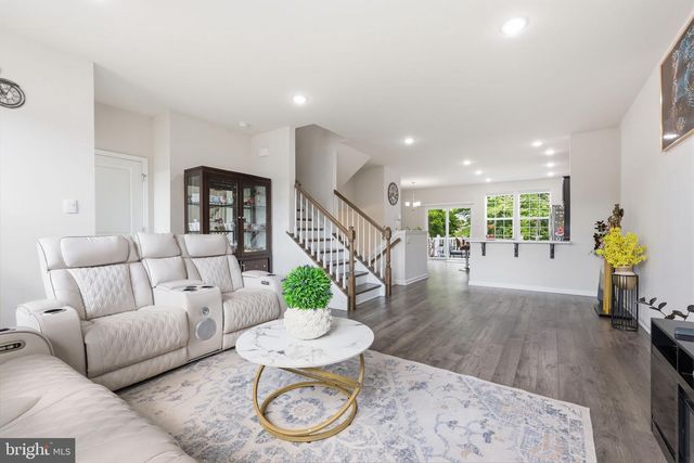 11 AUTUMN PARK BLVD, Medford, NJ 08055