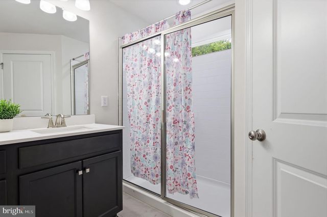 11 AUTUMN PARK BLVD, Medford, NJ 08055