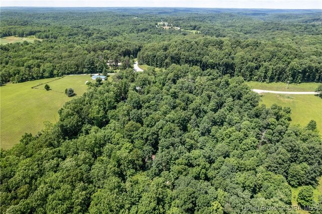 2121 N Highfill Chapel Ridge, Taswell, IN 47175