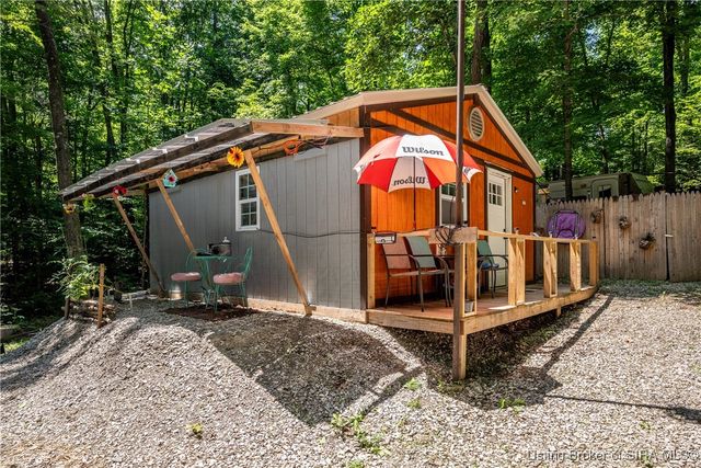 2121 N Highfill Chapel Ridge, Taswell, IN 47175