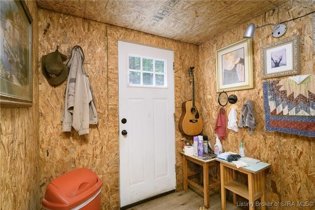 2121 N Highfill Chapel Ridge, Taswell, IN 47175