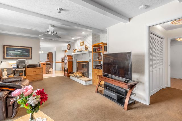 341 Roma Dr, Crossville, TN 38555