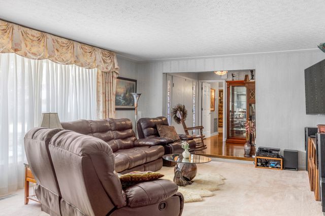 341 Roma Dr, Crossville, TN 38555