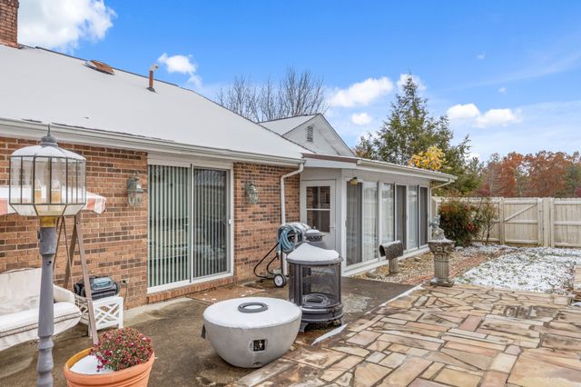 341 Roma Dr, Crossville, TN 38555