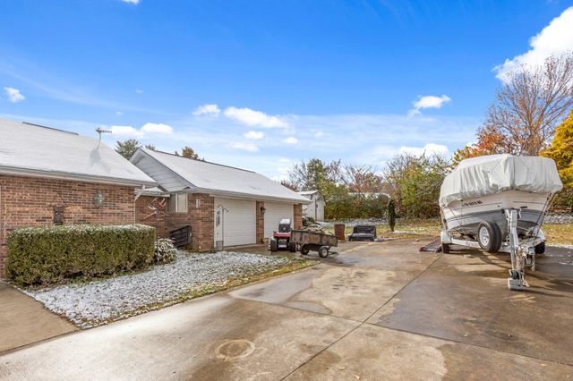 341 Roma Dr, Crossville, TN 38555