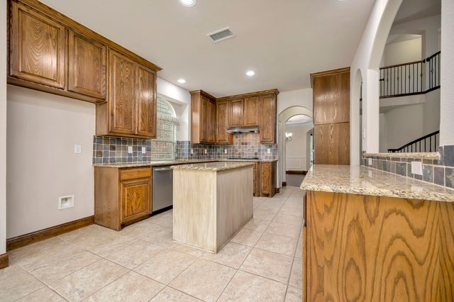 6001 Lacebark Elm Drive, Fort Worth, TX 76123