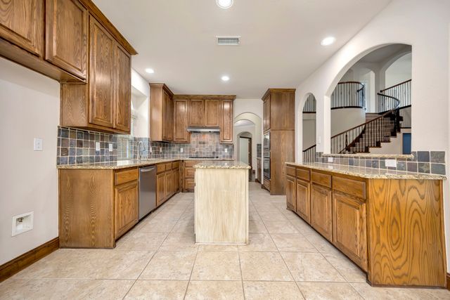 6001 Lacebark Elm Drive, Fort Worth, TX 76123