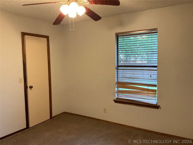 2214 S Hemlock Avenue, Broken Arrow, OK 74012