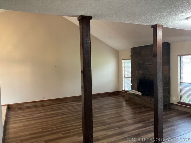 2214 S Hemlock Avenue, Broken Arrow, OK 74012