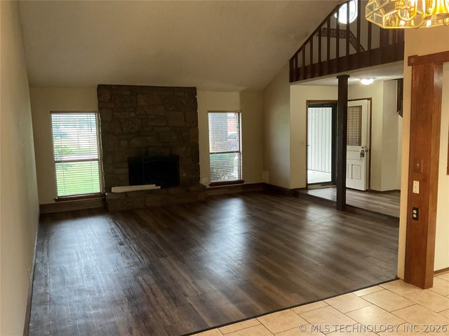 2214 S Hemlock Avenue, Broken Arrow, OK 74012