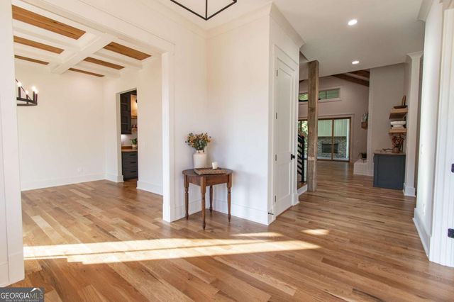 7915 E Cherokee Drive, Canton, GA 30115