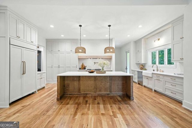 7915 E Cherokee Drive, Canton, GA 30115