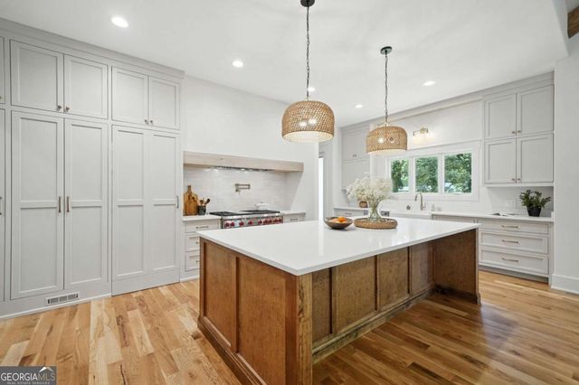 7915 E Cherokee Drive, Canton, GA 30115