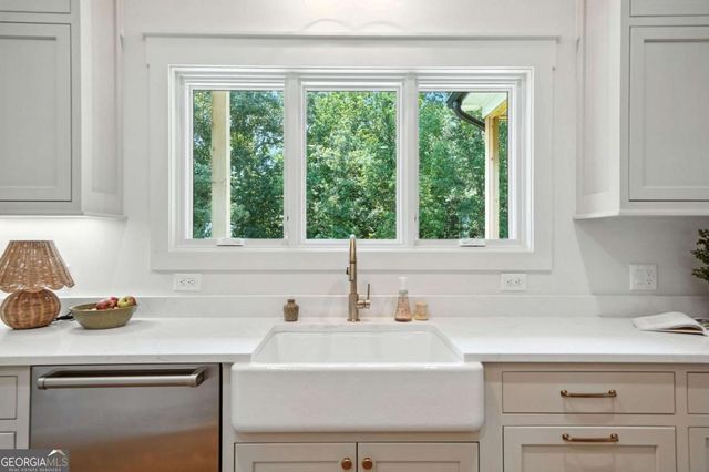 7915 E Cherokee Drive, Canton, GA 30115