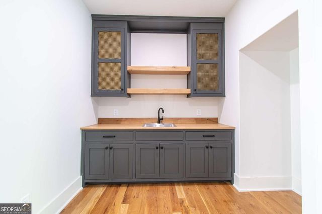 7915 E Cherokee Drive, Canton, GA 30115