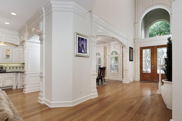 10 Snow Pond Place, The Woodlands, TX 77382