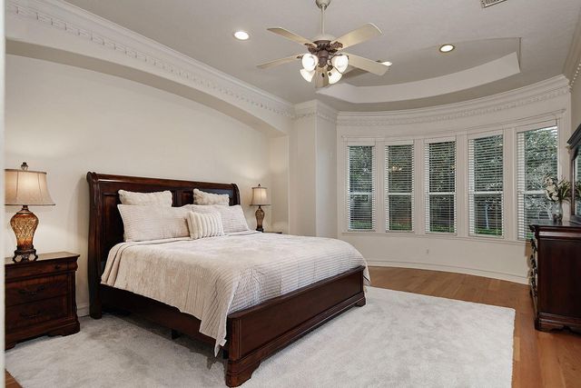 10 Snow Pond Place, The Woodlands, TX 77382