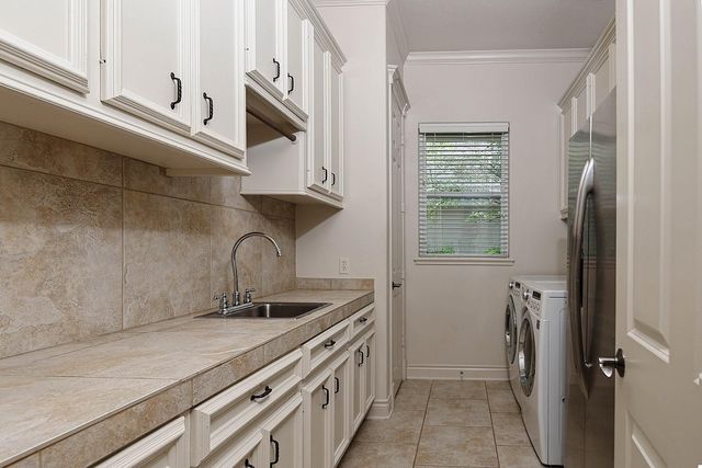 10 Snow Pond Place, The Woodlands, TX 77382