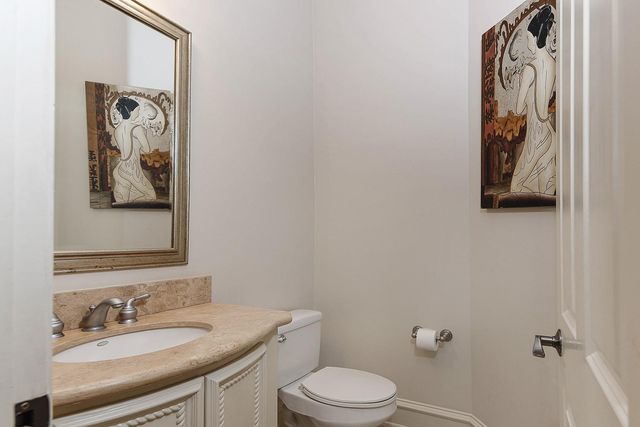 10 Snow Pond Place, The Woodlands, TX 77382