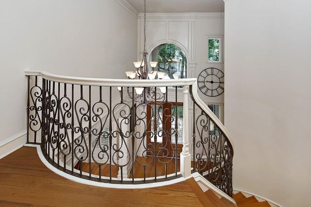 10 Snow Pond Place, The Woodlands, TX 77382