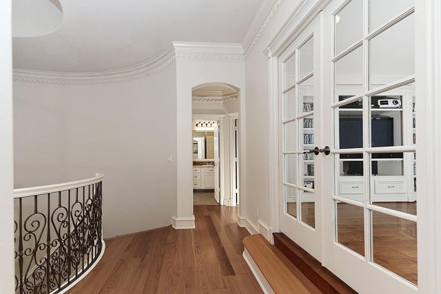 10 Snow Pond Place, The Woodlands, TX 77382