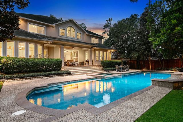 10 Snow Pond Place, The Woodlands, TX 77382