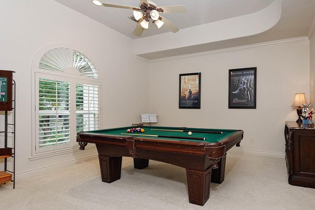 10 Snow Pond Place, The Woodlands, TX 77382