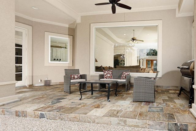 10 Snow Pond Place, The Woodlands, TX 77382